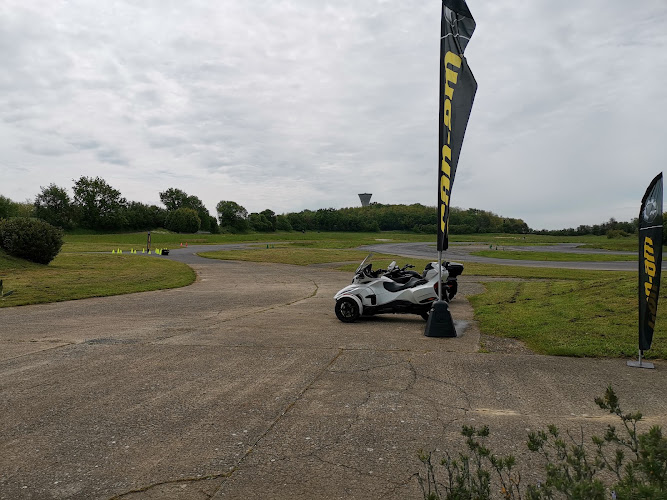 Circuit Auto Thurigneux — Stage de pilotage glisse et drift — Saint-Jean-de-Thurigneux