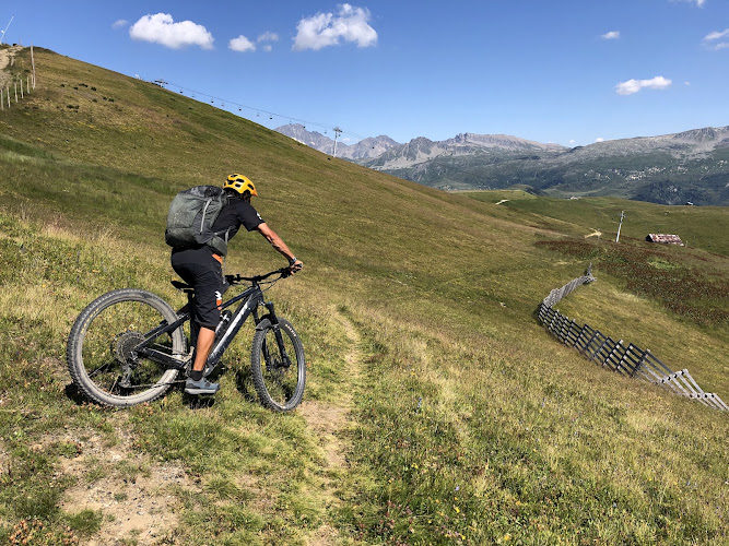 MB Bike Shop - Location de VTT électriques et Vente de vélos Megève — Randonnée VTT — Megève