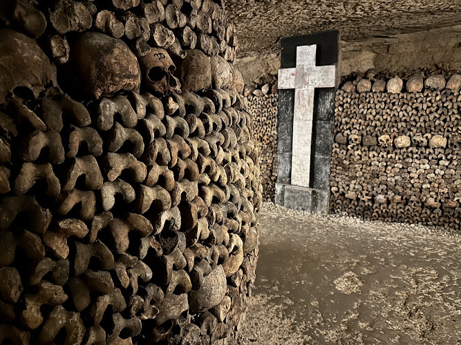 Les Catacombes de Paris — Musées insolites & curiosités — Paris