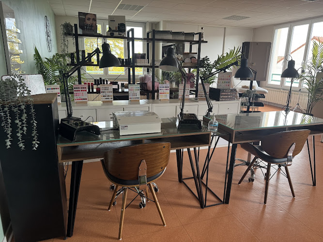 Le Studio Institut - Bar à Ongles — Montluçon