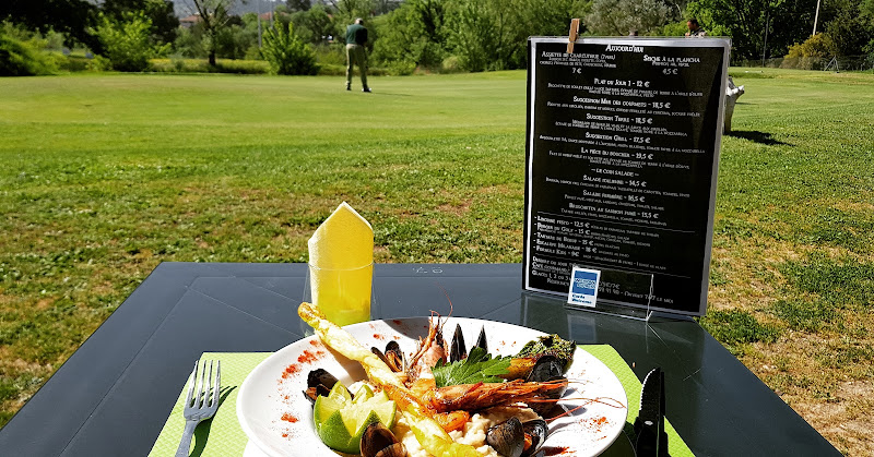 Aix Golf – Parcours compact 6 trous & académie — Parcours de Golf — Aix-en-Provence