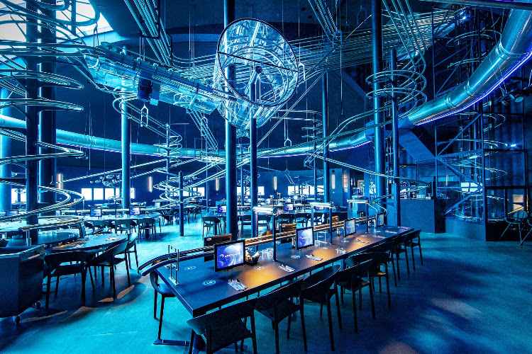 Space Loop Restaurant – Futuroscope — Restaurants insolites — Chasseneuil-du-Poitou