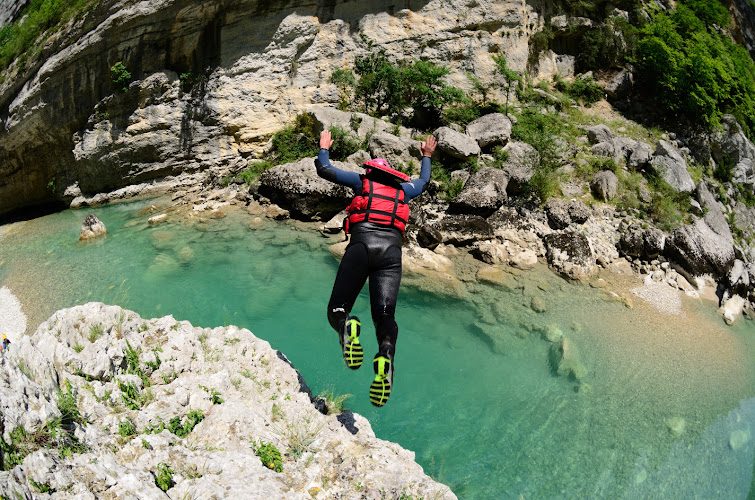 Buena Vista Rafting: Sports d'eau-vive et location de VTT électriques Verdon - Canyon sec & descente en rappel - Castellane