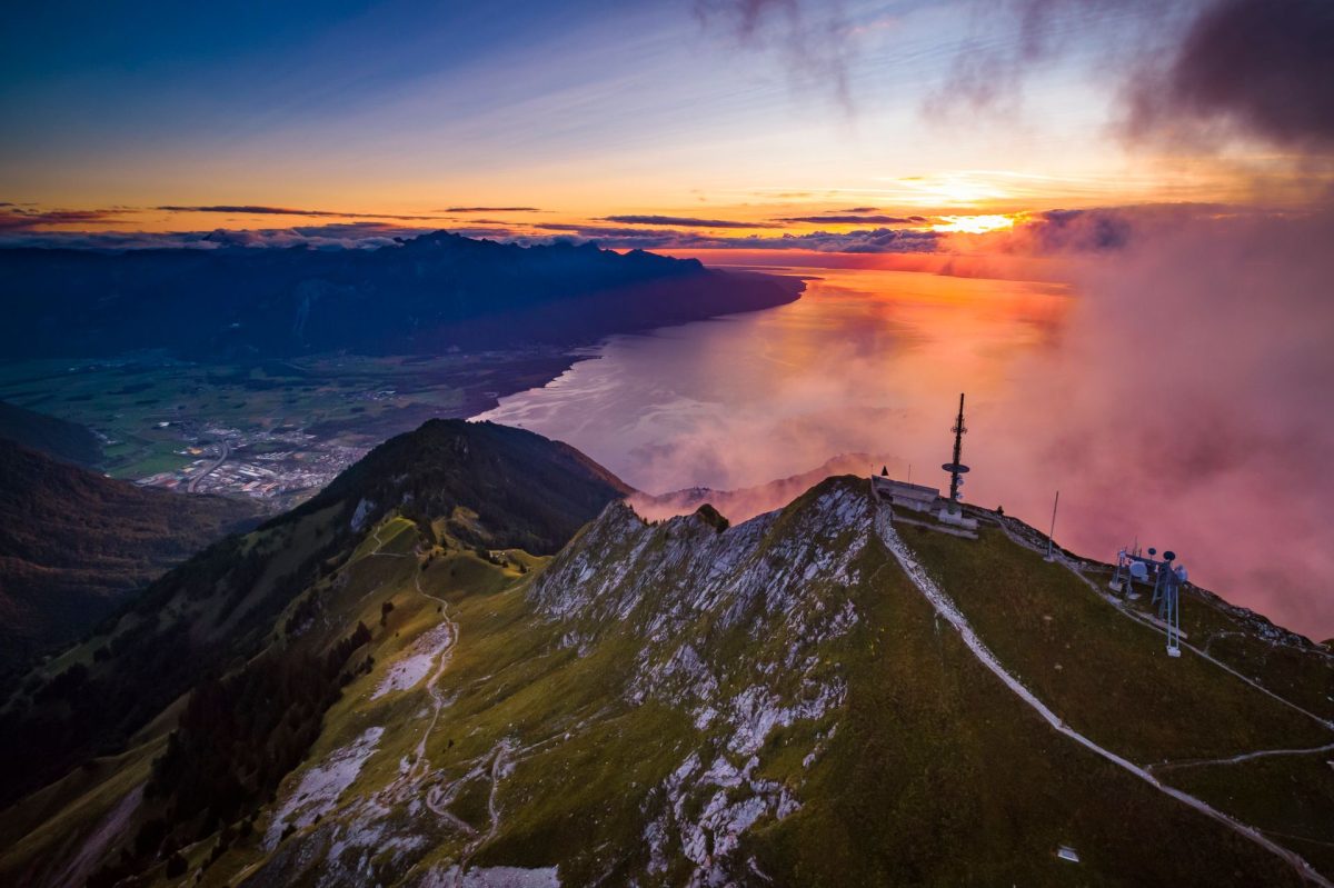 Train des Rochers-de-Naye - panorama du Léman à 2 042 m