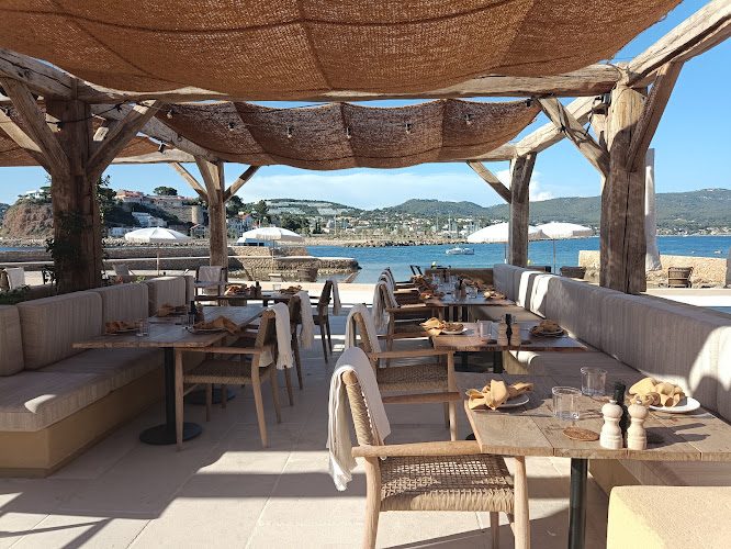 Nonna Bazaar - brasserie festive de Bendor, DJ le vendredi et live le samedi — Guinguettes & restaurants festifs — Bandol
