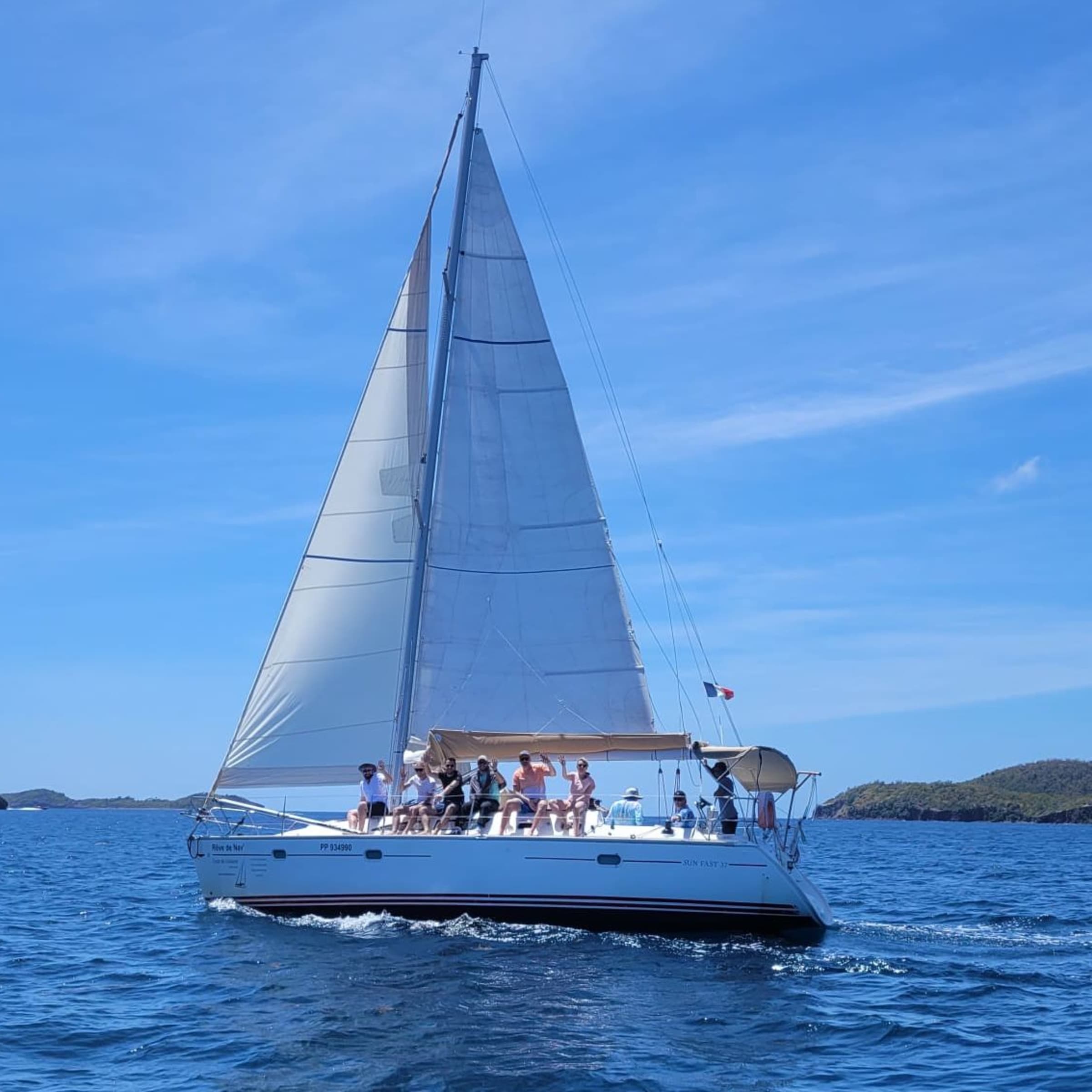 Excursion en voilier et snorkeling aux Saintes