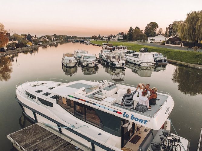 Le Boat Tannay - bateau habitable sans permis sur le canal du Nivernais — Location de bateaux sans permis — Tannay