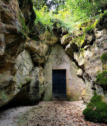 Pair-non-Pair - gravures aurignaciennes de 32 000 ans en Gironde — Visite de grottes & gouffres — Prignac-et-Marcamps