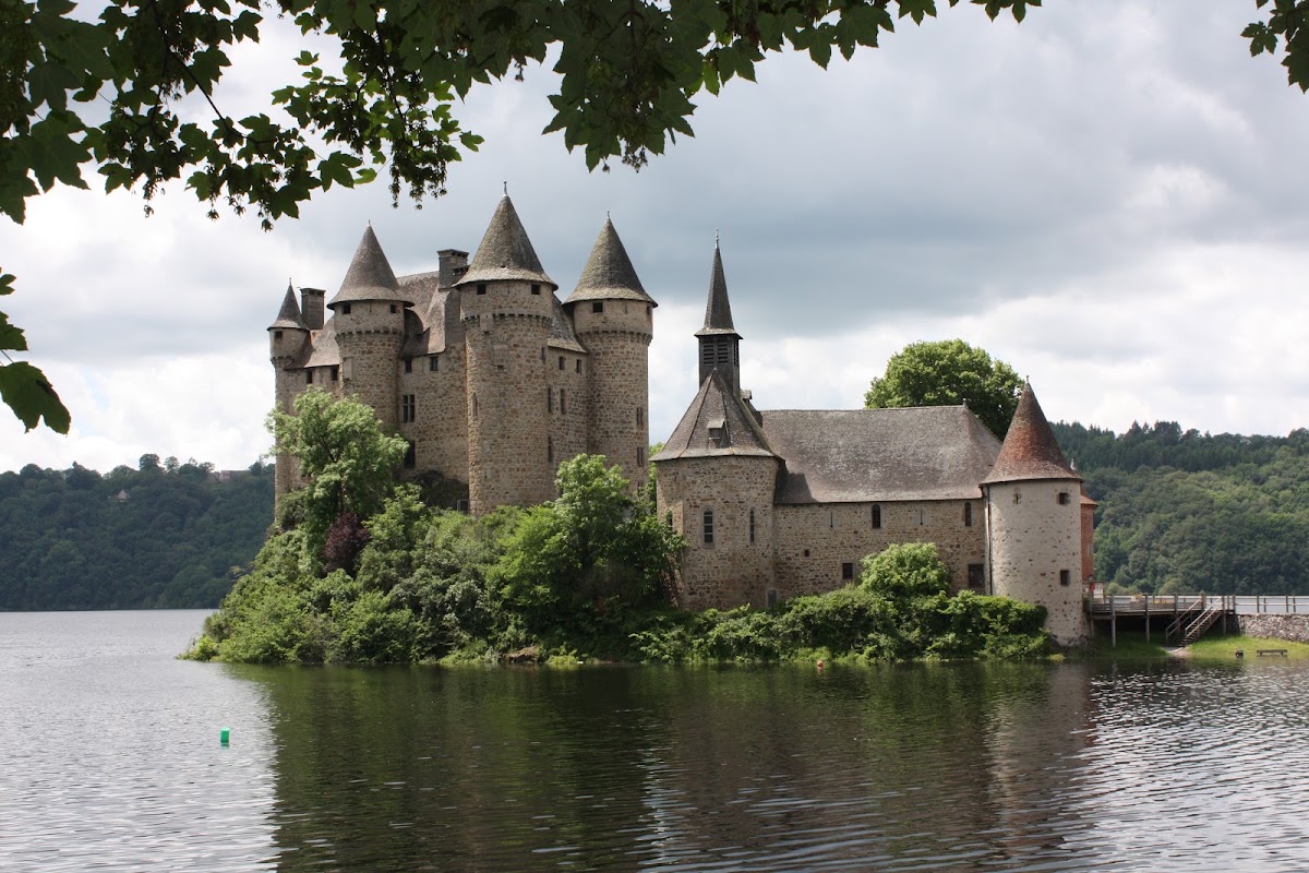 Château de Val — Patrimoine — Lanobre