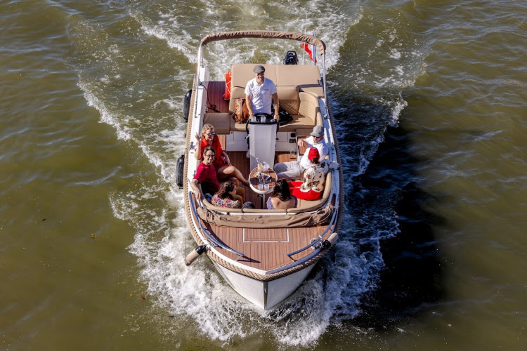 Boat in Paris - Private Boat Tour in Paris