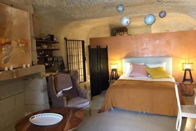 Troglodytes "Loire Sauvage" (SPA) - Suite with Terrace — Logements Troglodytes (Maisons creuséees, Grottes aménagées,...) — Rochecorbon