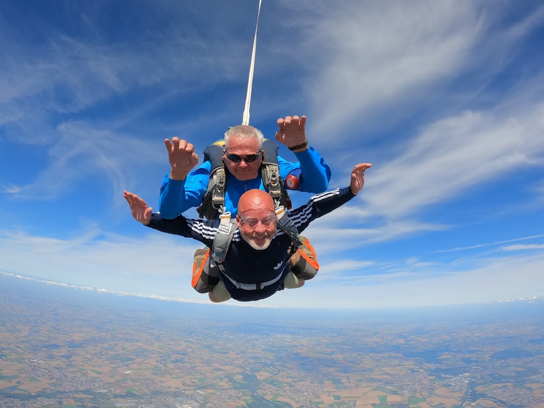 Centre Ecole Régional de Parachutisme de Lens — Saut en Parachute - Tandem — Bénifontaine