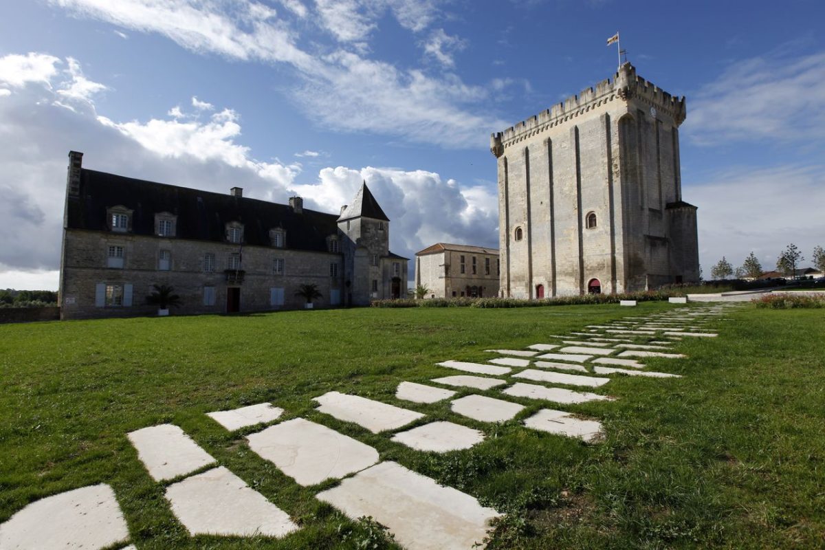 Donjon Médiéval de Pons — Patrimoine — Pons