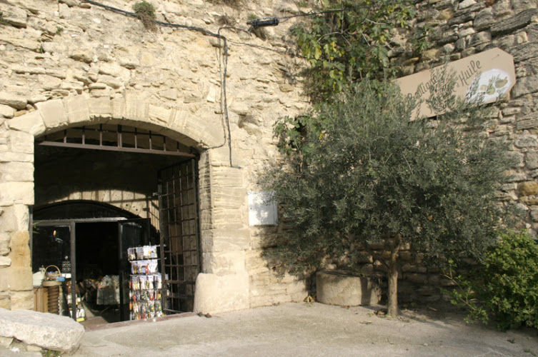 Moulin Dauphin - Fabrication et Vente huile d'olive — Cucuron