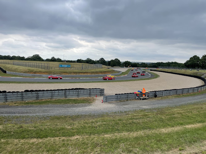 Circuit du Val de Vienne — Stage de pilotage enfant — Le Vigeant