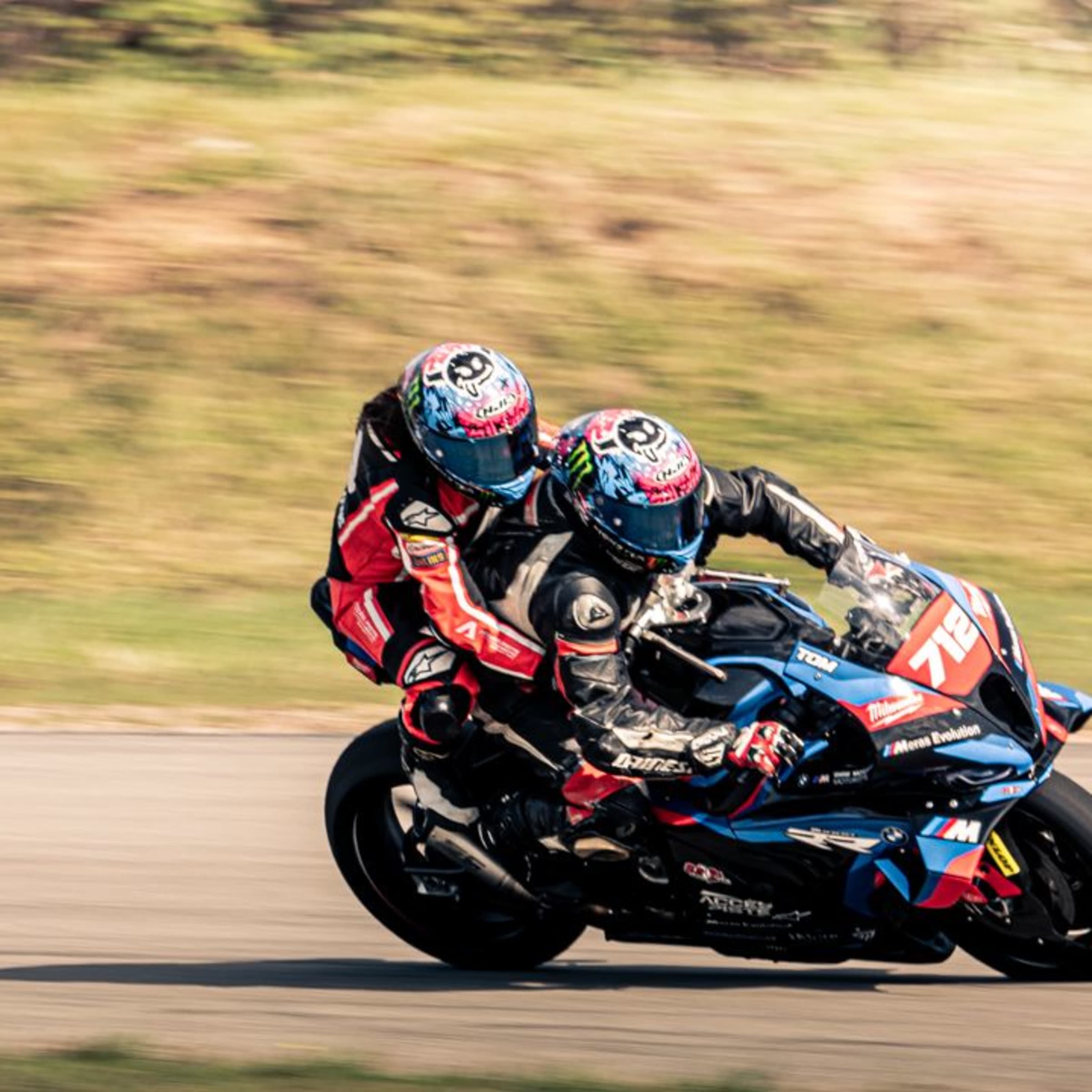 Baptême sur Piste en Moto sur le circuit de Lédenon