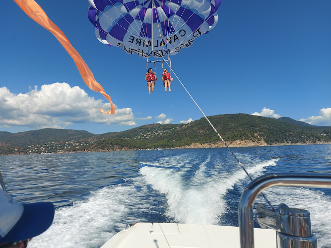 La Base Nautique de Cavalaire - Bouée tractée & Parachute ascensionnel — Cavalaire-sur-Mer