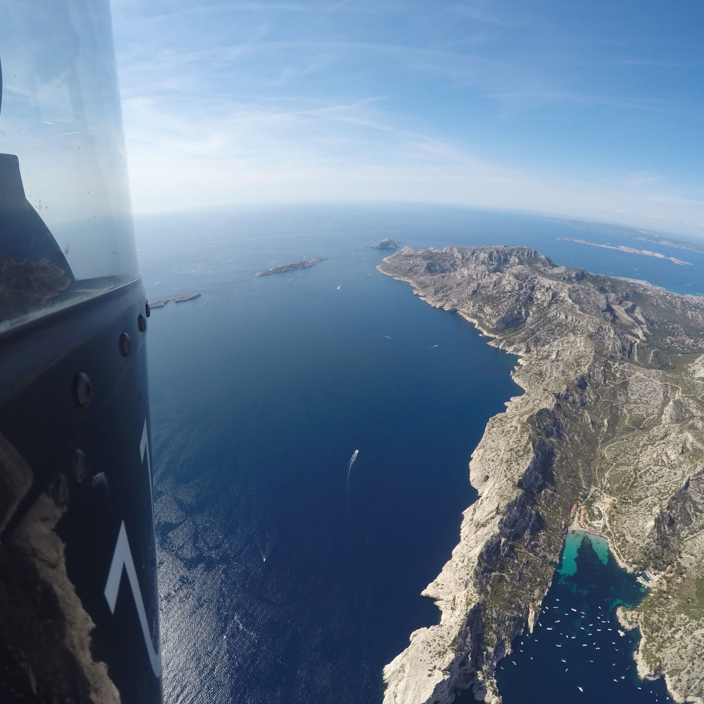 Vol en hélicoptère au-dessus de Marseille