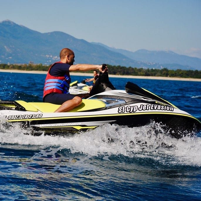 St Cyp Jet Evasion . Jet-Ski St Cyprien et Argeles sur Mer, Plus de 20 ans en activité — Randonnée jet ski — Saint-Cyprien
