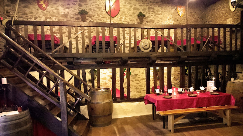 Auberge Médiévale Vallicella – Saint-Gence — Restaurants insolites — Saint-Gence