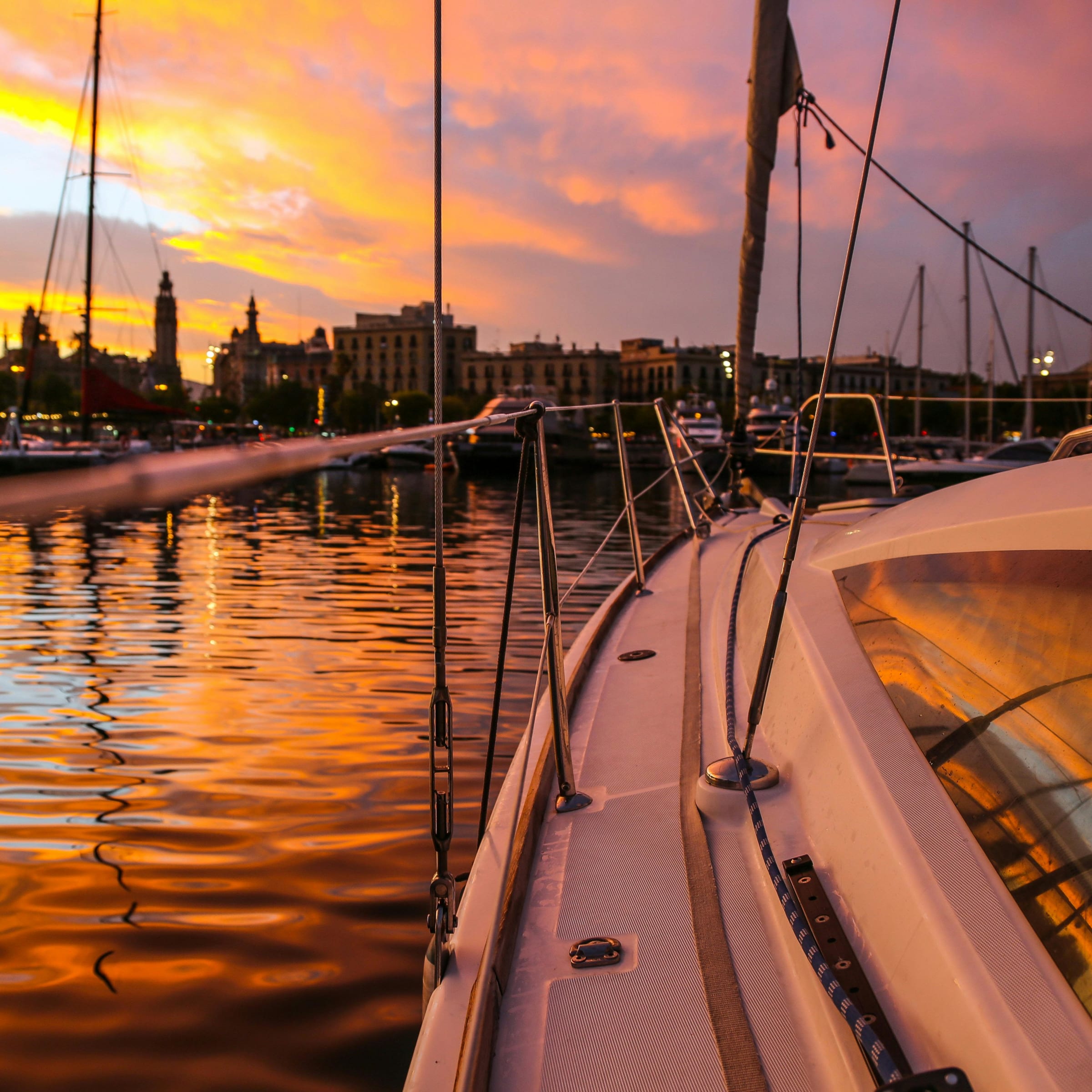 Croisière au coucher du soleil avec boissons à Barcelone