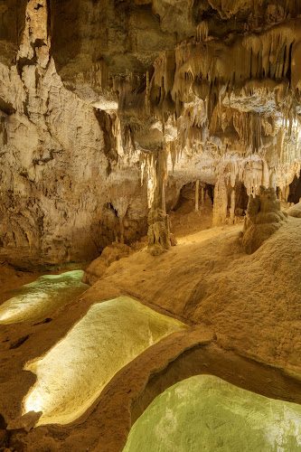 Grottes des Moidons - stalactites du Jura et espace chauves-souris en 50 min — Molain