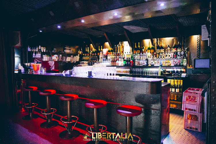 Restaurant Le Libertalia — Restaurants insolites — Ivry-sur-Seine