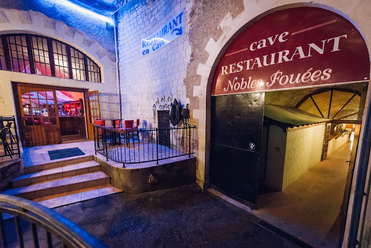 Les Nobles Fouées – Restaurant troglodyte à Saumur — Repas dans une grotte aménagée — Saumur