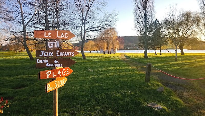 Base de loisirs du Lac Terre d'Auge à Pont-l'Evêque — Bouée tractée — Pont-l'Évêque