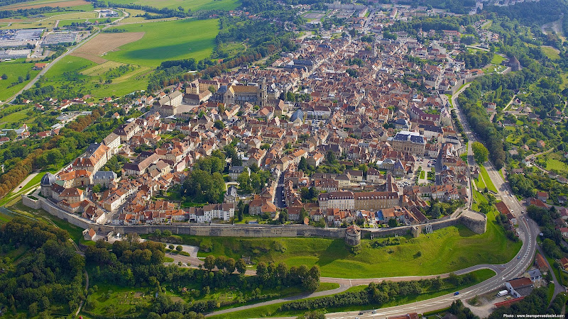 Location de rosalies à Langres - Office de Tourisme du Pays de Langres — Location de rosalies (vélo à 4 roues) — Langres