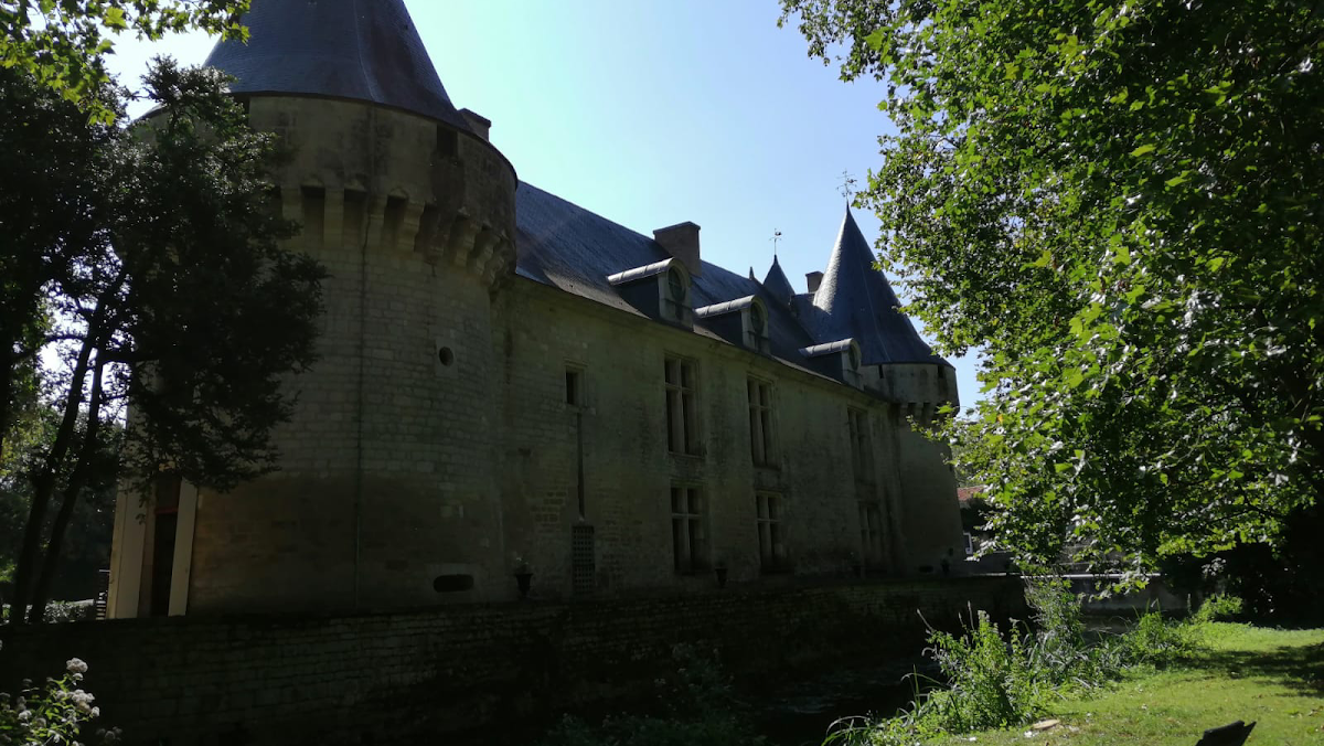 Château de Dampierre-sur-Boutonne — Patrimoine — Dampierre-sur-Boutonne