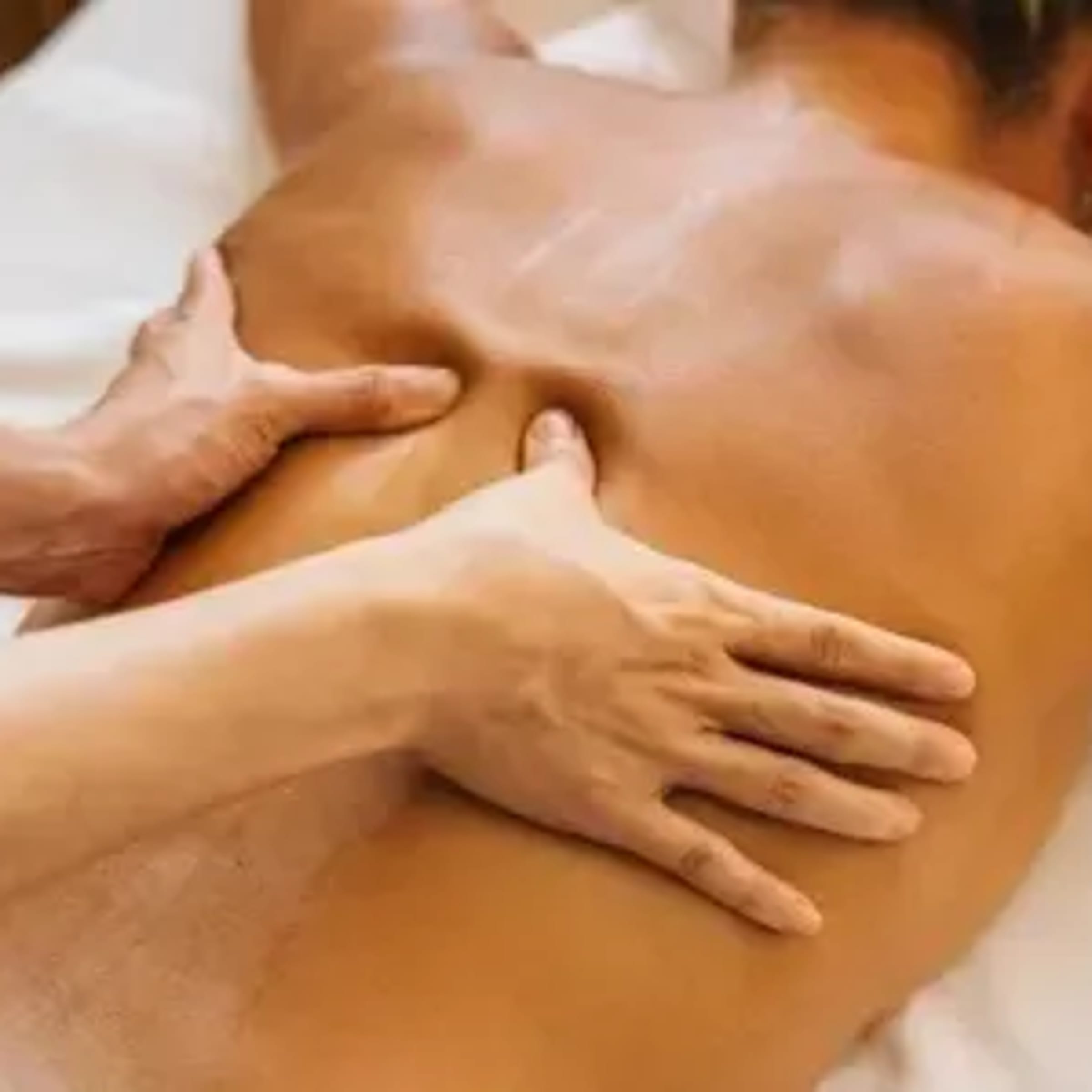 Massage à l'huile CBD à Mazan