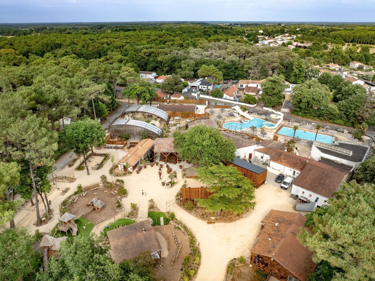 Flower Camping Au Bois des Biches — Écolodges & chalets nature — Saint Hilaire De Riez