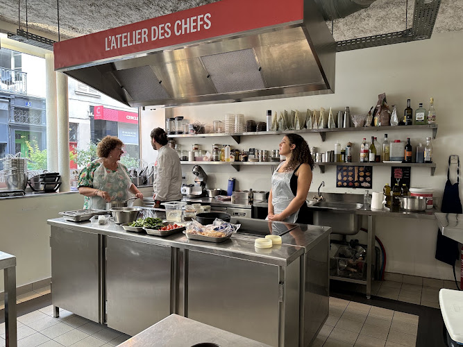 L'atelier des Chefs Paris Hôtel de Ville — Cours de Cuisine avec Chef Professionnel — Paris