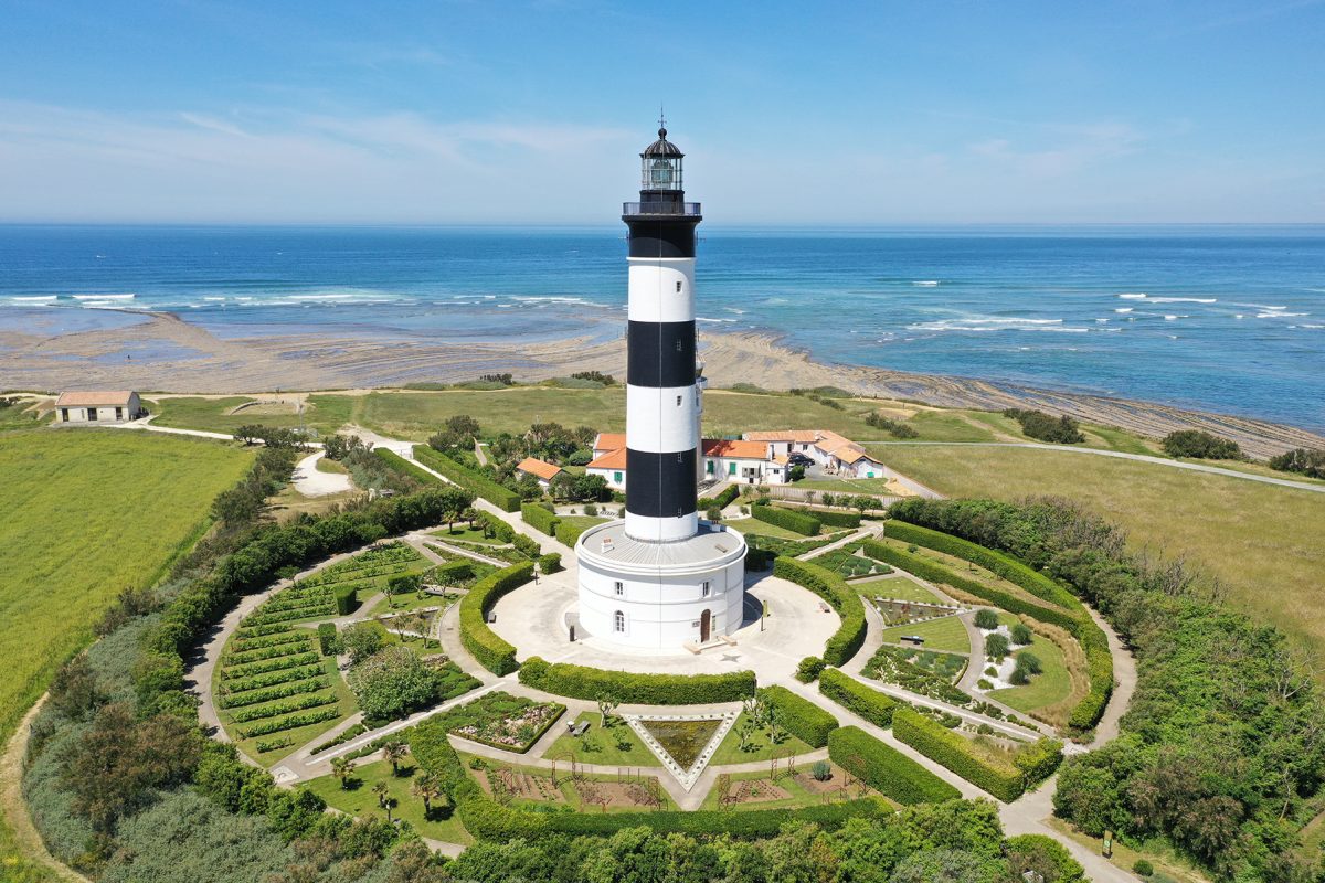 Phare de Chassiron — Patrimoine — Saint-Denis-d'Oléron