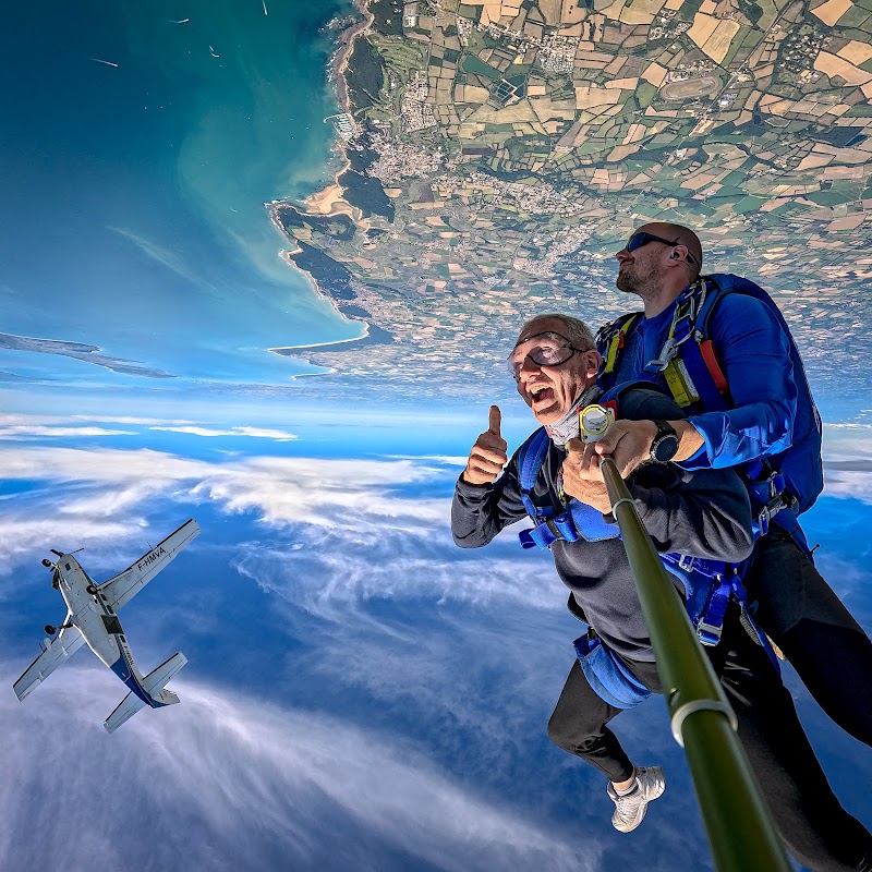 Vendée Evasion Parachutisme — Saut en Parachute - Tandem — Les Sables-d'Olonne