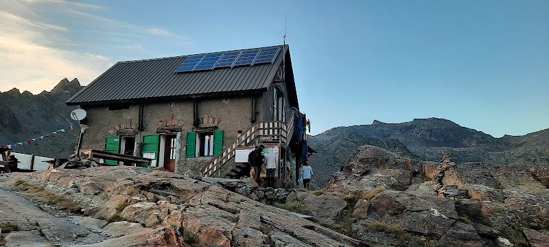 Refuge de Rabuons - nuit à 2 523 m au-dessus du grand lac de Rabuons — Refuges de montagne — Saint-Étienne-de-Tinée