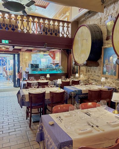 Bar André - institution rochelaise de poissons et fruits de mer depuis 1947 — Restaurants de terroir & cuisine de grand-mère — La Rochelle