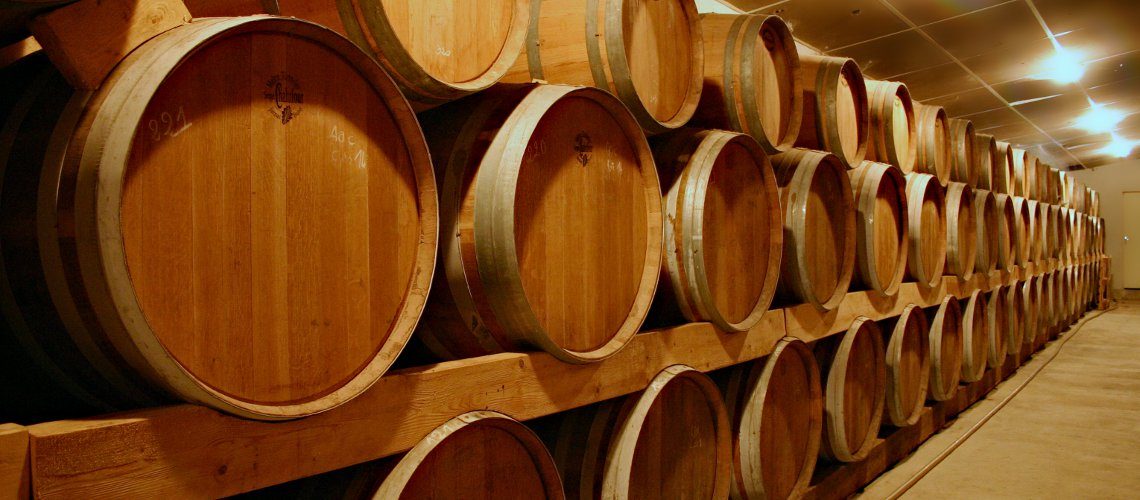 Calvados Pierre Huet — pressoir, alambics chauffés au bois et dégustation à Cambremer — Visite de distillerie & dégustation de spiritueux — Cambremer