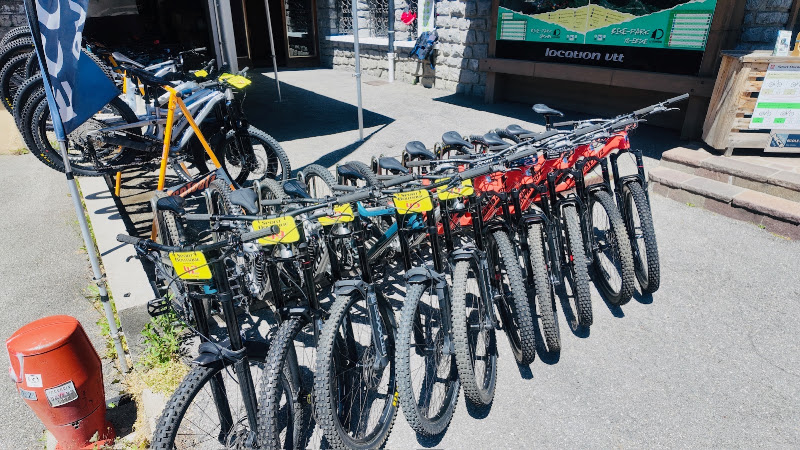 Skiset Sport Boutique (magasin principal) — Randonnée VTT — La Clusaz