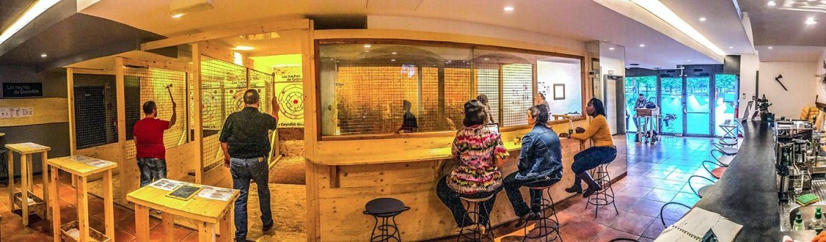 🪓Les haches de Grenoble🎯 Bar de Lancer de hache Idéal activité Team building EVG EVJF Anniversaire Afterwork Loisirs insolite — Session de Lancer de Hache — Échirolles
