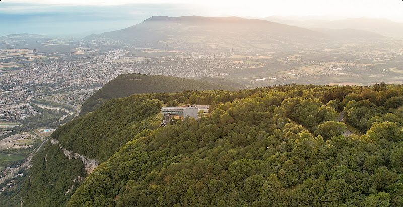 Téléphérique du Salève - panorama sur Genève, le Léman et le Mont-Blanc — Étrembières