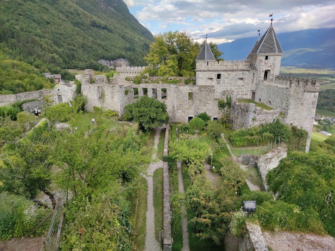 Château de Miolans - Visiter un château - Saint-Pierre-d'Albigny