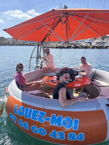 Sea and Six - BBQ Boat sans permis au Brusc à Six-Fours-les-Plages — Location de bateaux sans permis — Six-Fours-les-Plages