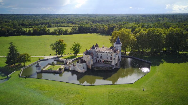 Château de la Brède - domaine de Montesquieu — Visiter un château — La Brède