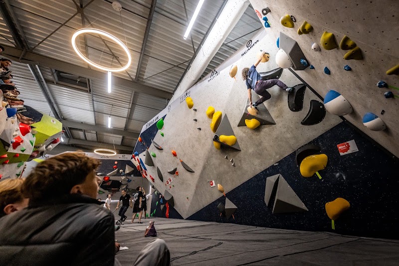 Block'Out Tours — Parcours d'escalade en intérieur — Tours