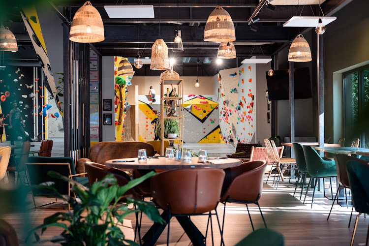 OSMOZ Par Vertical'Art — Restaurants insolites — Gouesnou