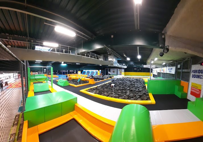 Trampoline Park New Jump Rennes — Session de Trampoline Park pour Enfants et Adultes — La Mézière