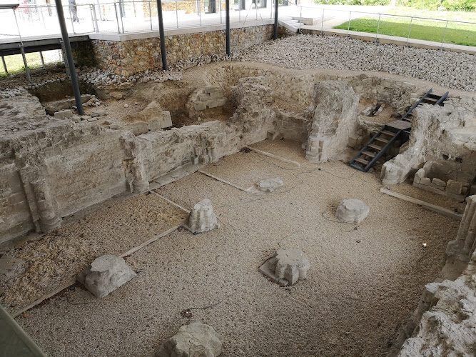 Jardin et vestiges de l’ancienne abbaye. — Patrimoine — Argenteuil