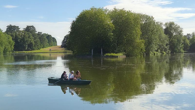 Location de rosalie au Château de Rambouillet - Les Barques du Château — Location de rosalies (vélo à 4 roues) — Rambouillet